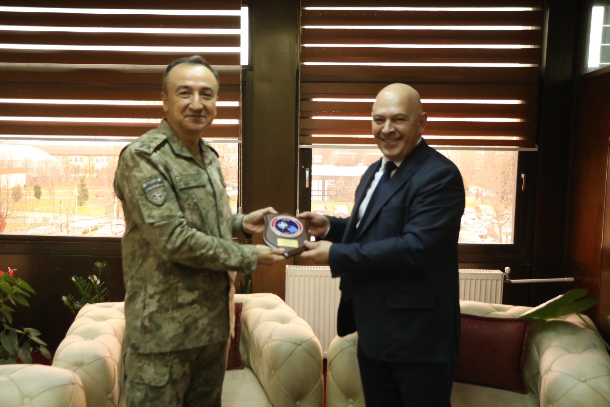 Ardian Gjini priti Komandantin e KFOR-it, diskutohet siguria dhe zhvillimi i Kosovës