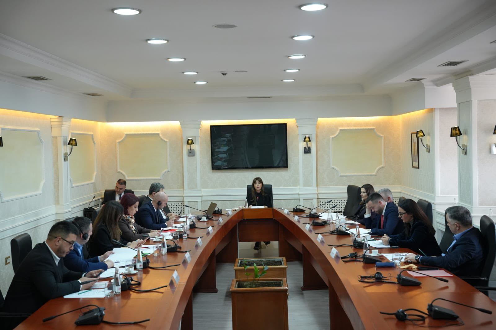 Themelen 16 komisionet parlamentare, legjislatura X bëhet funksionale