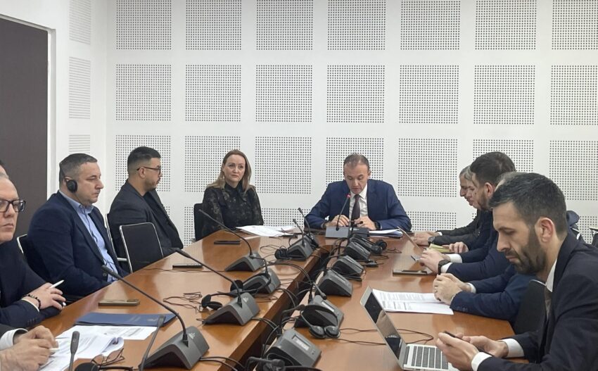 Komisioni për Financa miraton Buxhetin 2026 – Nuk miratohet kërkesa e ZKA-së për 654 mijë euro shtesë