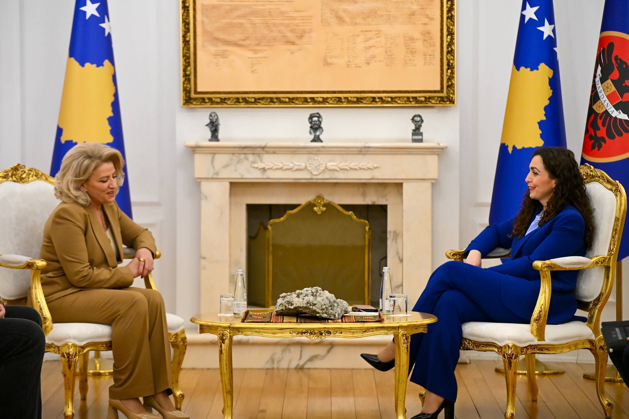 Shkurte Fejza takon Presidenten Osmani: Arti, sakrifica dhe forca e gruas në shërbim të shtetit kuptohen me pak fjalë