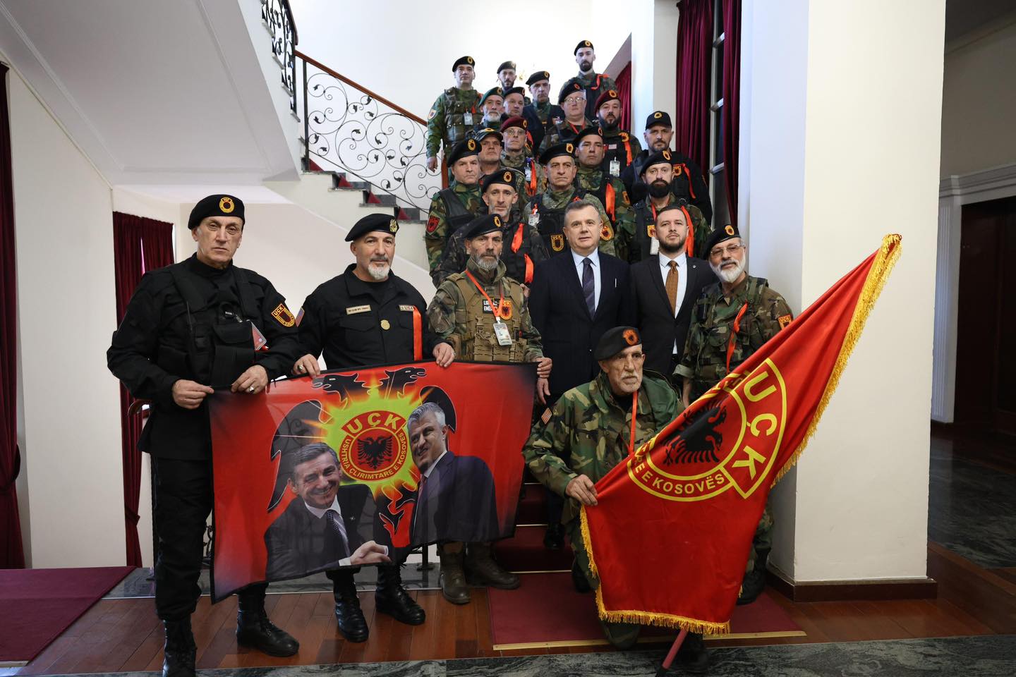 Taulant Balla pret në takim veteranët e UÇK-së