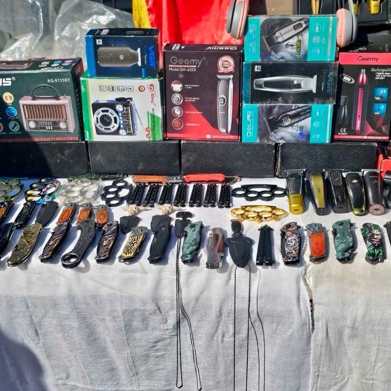 Inspektorët në aksion kundër shitësve ambulantë në Pejë