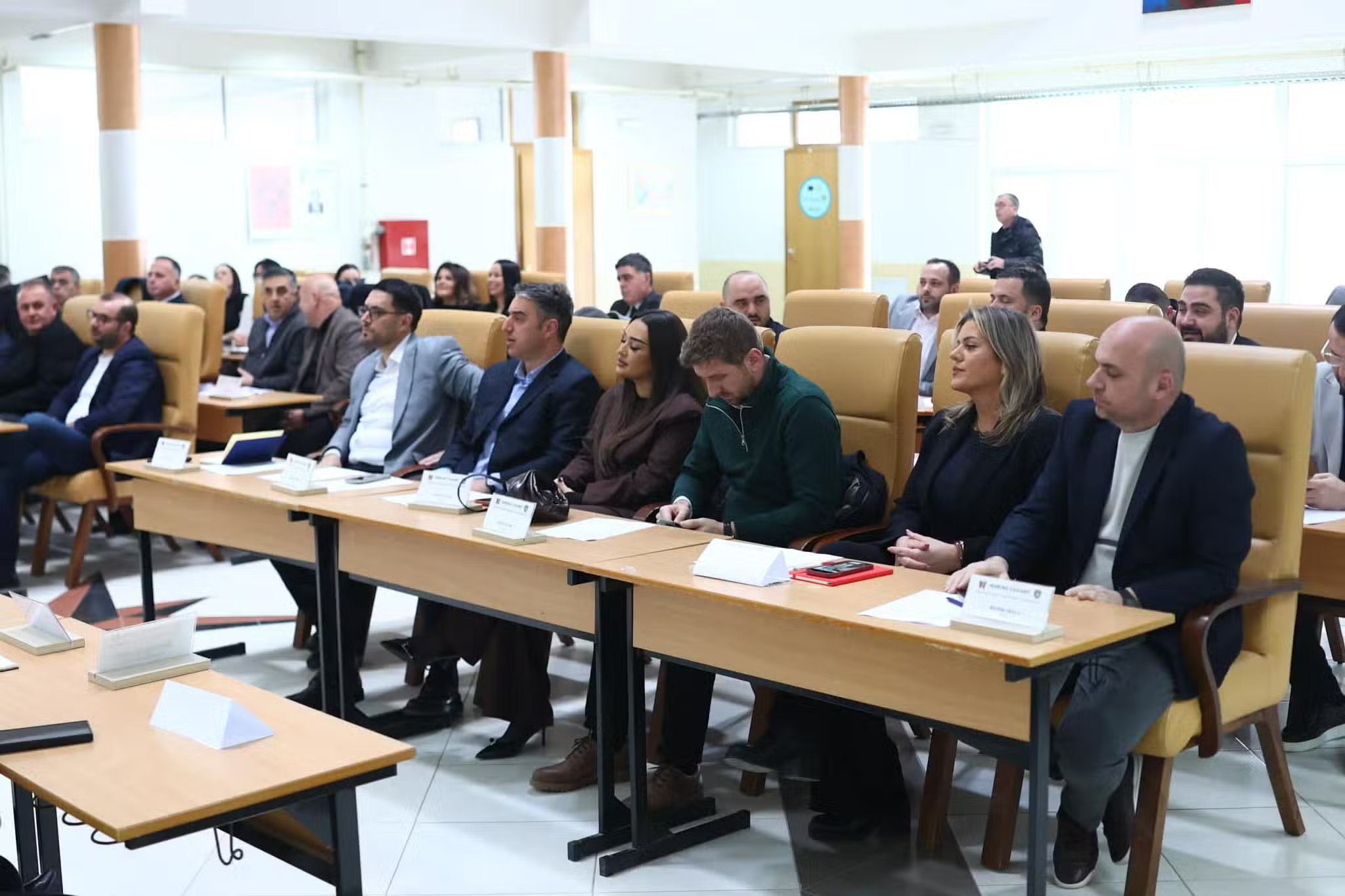 Miratohen disa vendime dhe betohen katër asamblistë të rinj në Kuvendin Komunal të Gjilanit