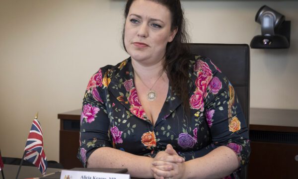 Deputetja britanike: S’duhet të lejojmë që Ballkani të na largohet nga vëmendja, konflikti është gjithnjë i pranishëm