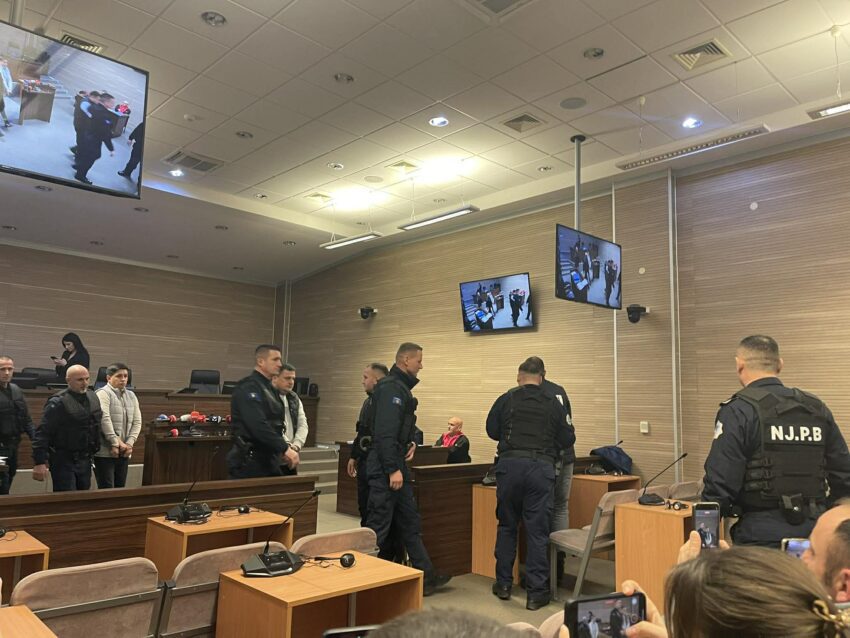 Të akuzuarit për sulmin në Banjskë dalin para gjykatës