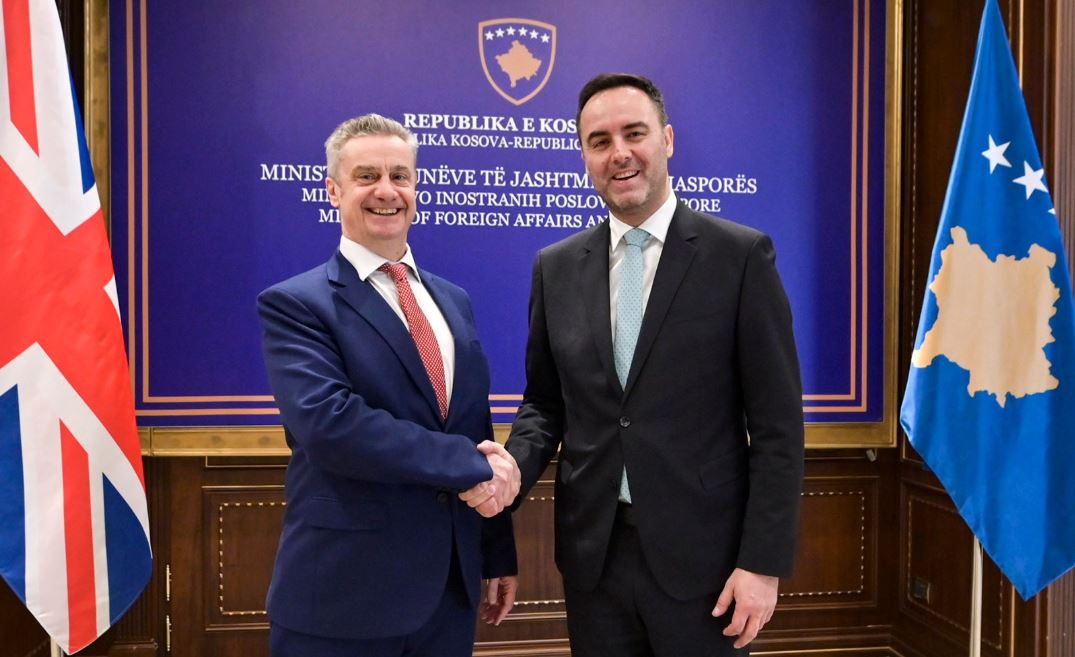 Konjufca dhe Hargreaves diskutojnë për thellimin e bashkëpunimit ndërmjet Kosovës dhe Britanisë