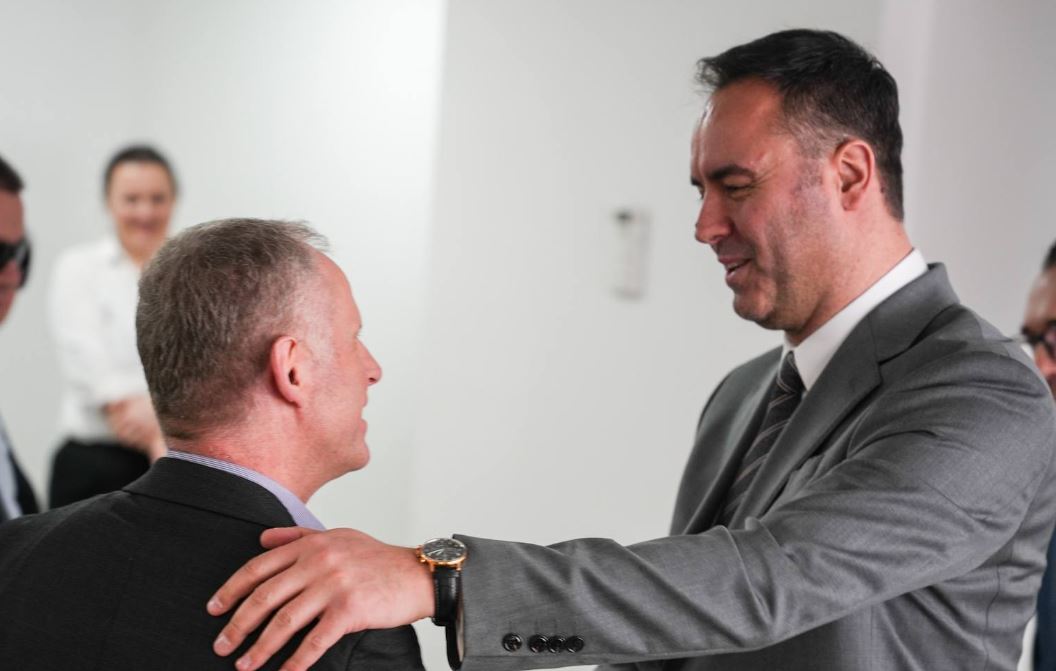 Bislimi ia dorëzon postin e zëvendëskryeministrit të parë Konjufcës