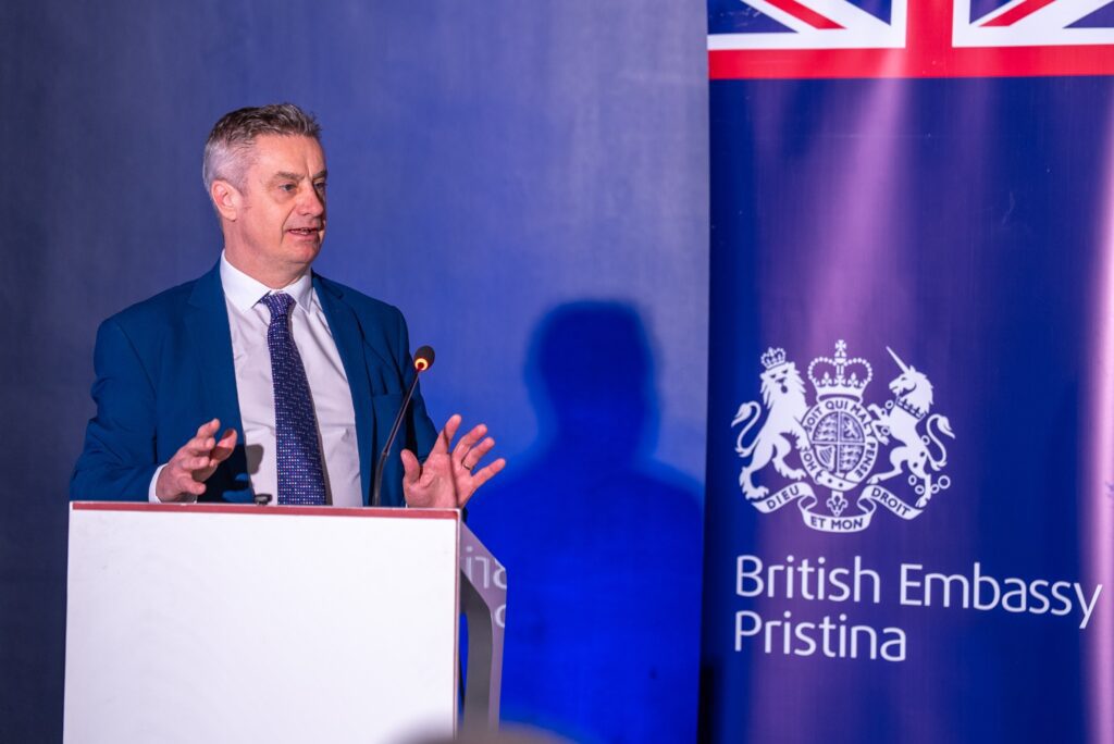 Hargreaves: Kosova si vend tranzit për migrantët është rrezik për vetë shtetin, Britaninë e Evropën