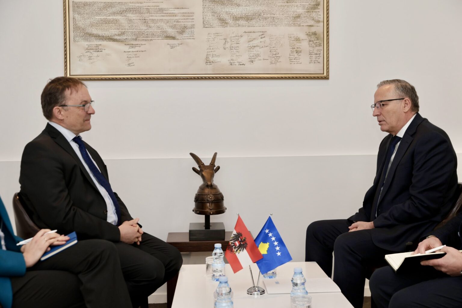 Hamza takon ambasadorin austriak, flasin për zhvillimet e fundit në vend