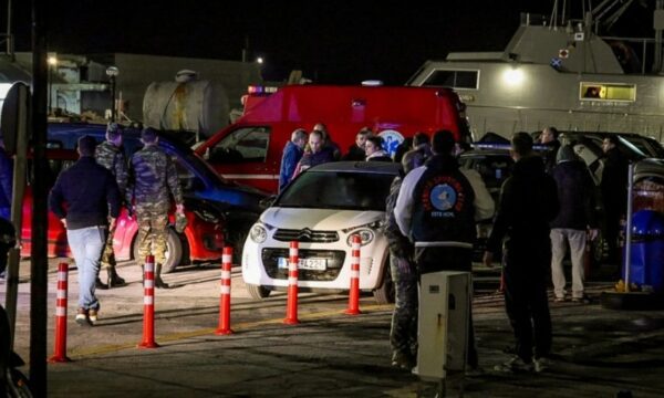 Tragjedi në ishullin grek: 15 të vdekur nga përplasja e një varke që transportonte emigrantë