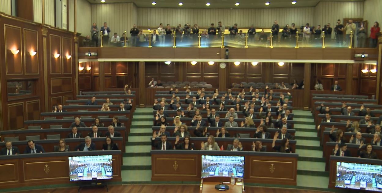 Kuvendi i Kosovës miraton ‘Rezolutën e Hagës’
