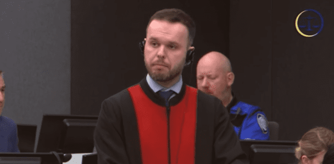 Nga fëmijëria në luftë të mbrojtja e UÇK-së në Hagë – Ky është avokati Mentor Beqiri