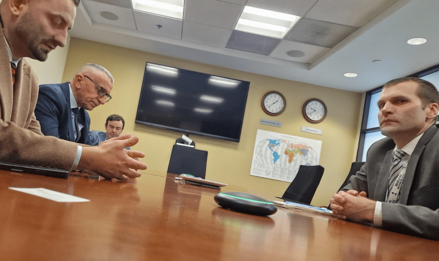 Kamberi në SHBA: Kur Beogradi mohon problemin, ne e ndërkombëtarizojmë