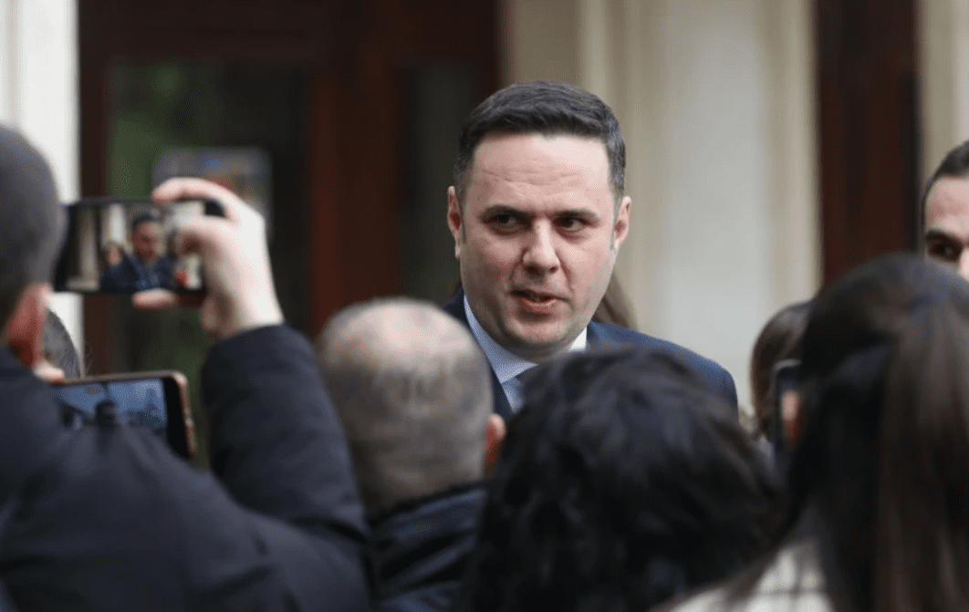 Abdixhiku thotë se do takohet sërish me Kurtin, “për njërën nga dy mundësitë”