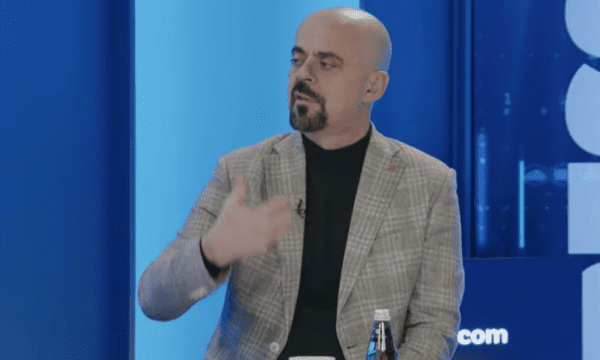 Rexhaj: Isa Mustafa deshti ta përmbysë Abdixhikun të shtunën, ta instalojë Avdullah Hotin