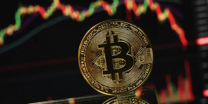 Çmimi i Bitcoin bie për ‘tokë’