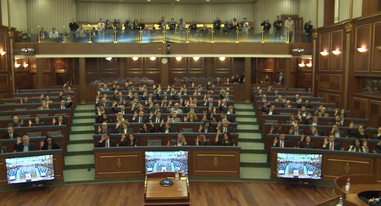 Miratohet kërkesa e Besnik Tahirit, “Rezoluta për Hagën” del e para në rend të ditës