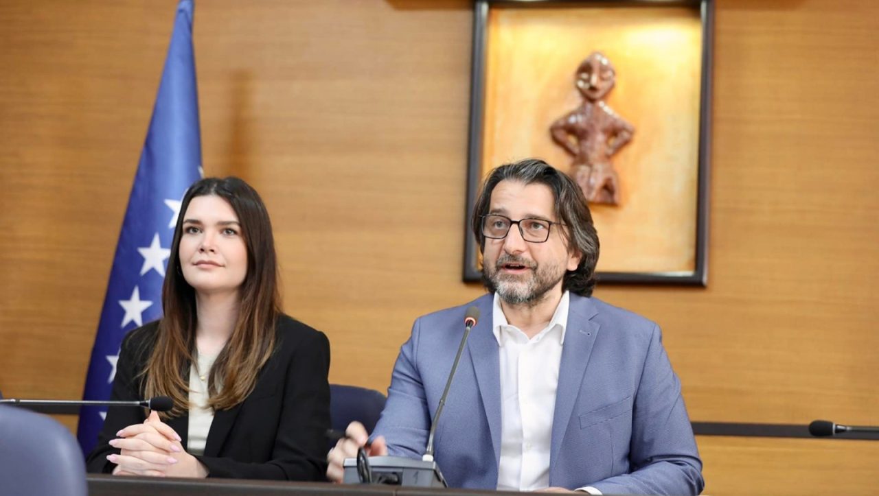 Sahatçiu e PDK-së: S’e mbështes një koalicion me LDK-në në kryeqytet