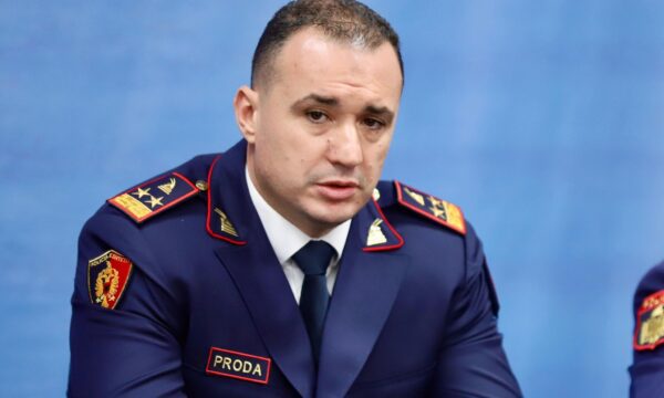 Drejtori i Policisë së Shqipërisë: Po e godasim trafikimin e armëve nga Kosova