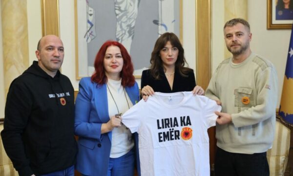 Haxhiu del në mbështetje të marshit “Drejtësi, jo politikë”