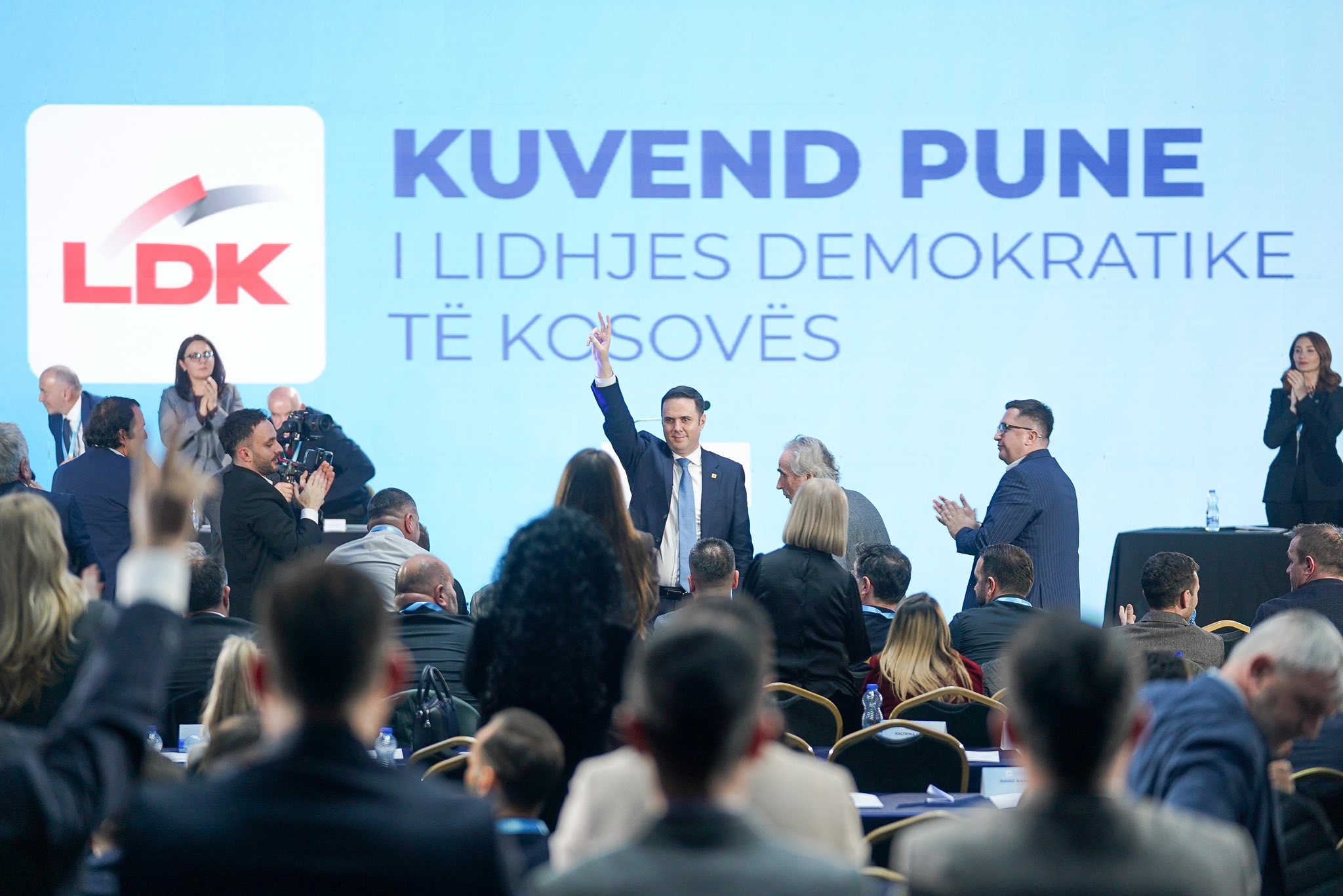 Me “aminin” e 164 delegatëve, Abdixhiku mbetet lider i LDK-së!