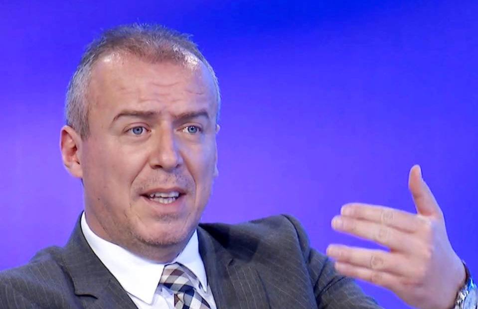 Qorrolli thotë se Kushtetuesja ka kaluar në “tabor politik”