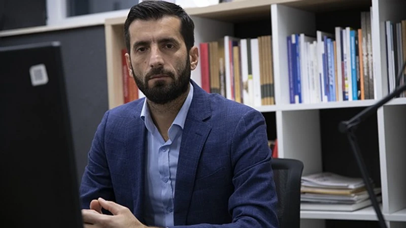 Demhasaj i reagon Haxhiut për ekspozitën e Gashit: Publikoni kriteret e përzgjedhjes e shumën e fondit, tregoni arsyet pse fituan këto organizata