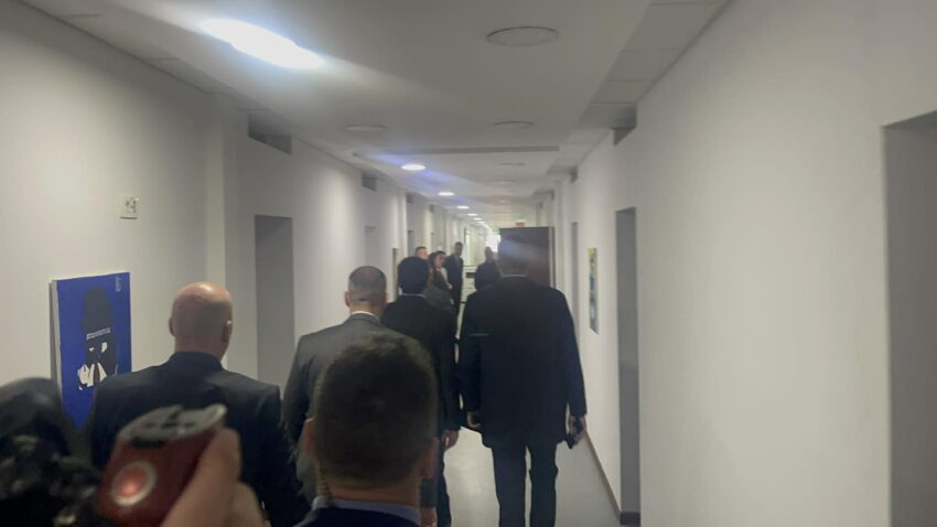 “Aktivizohet” Kurti – takon sërish Abdixhikun