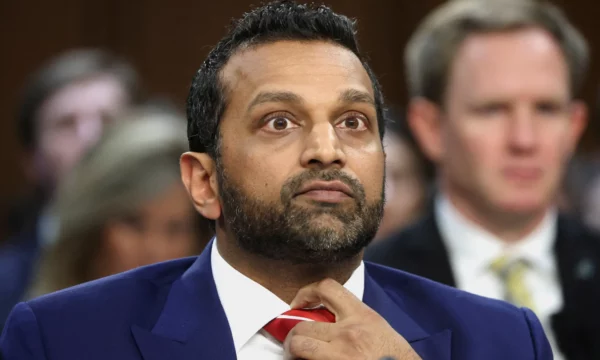 Mediat amerikane raportojnë se hakerë të lidhur me Iranin kanë thyer e-mailin e Drejtorit të FBI-së, nxirren foto në internet