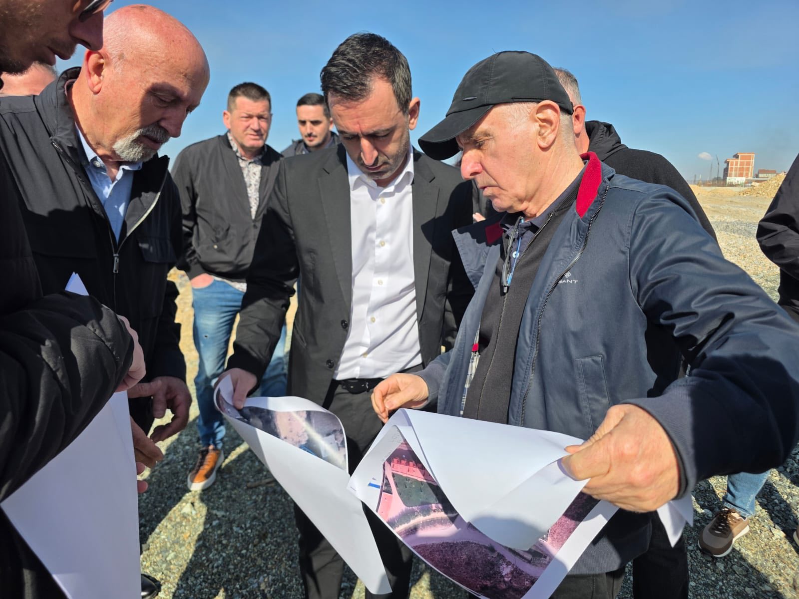 Basha inspekton punimet në rrugën Prishtinë- Podujevë