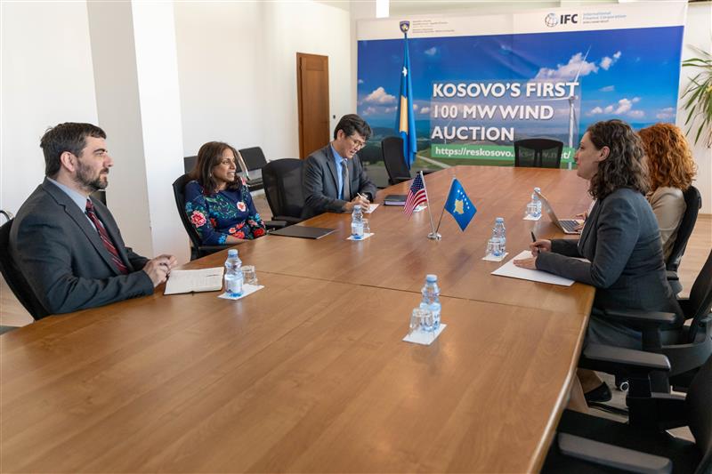 Prattipati takon Rizvanollin, flasin për investime amerikane në bizneset për gaz të lëngshëm natyror dhe miniera