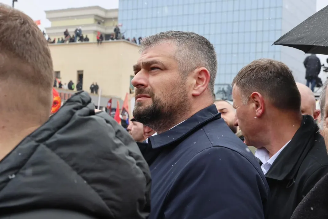 Andin Hoti: Pashë me sytë e mi tentimin për shantazh ndaj Kurtit për çështjen e presidentit