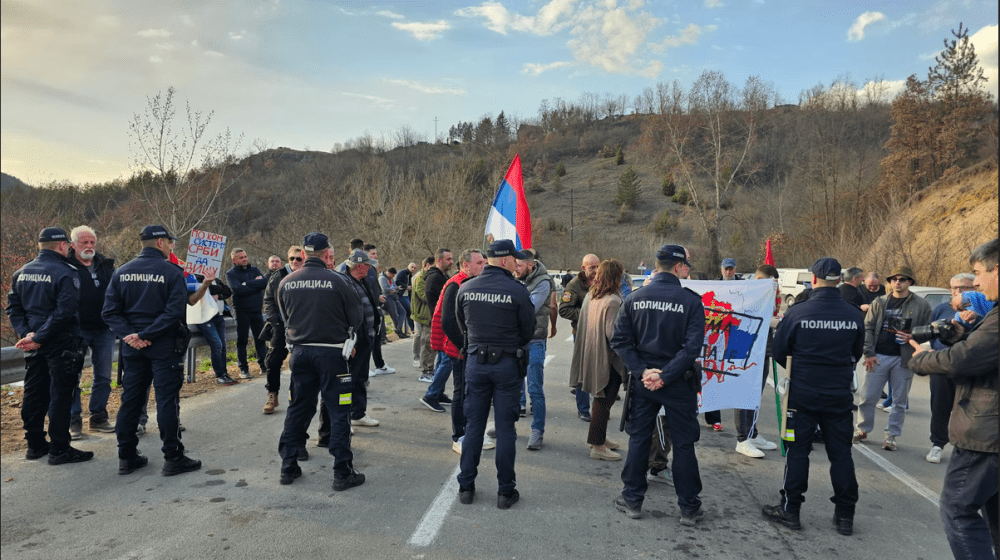 Mbyllet rruga në Jarinjë, serbët në protestë