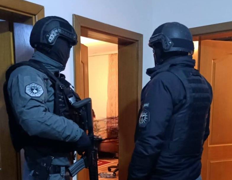Operacion ndërkombëtar në Kosovë kundër krimit kibernetik, arrestohen tre persona