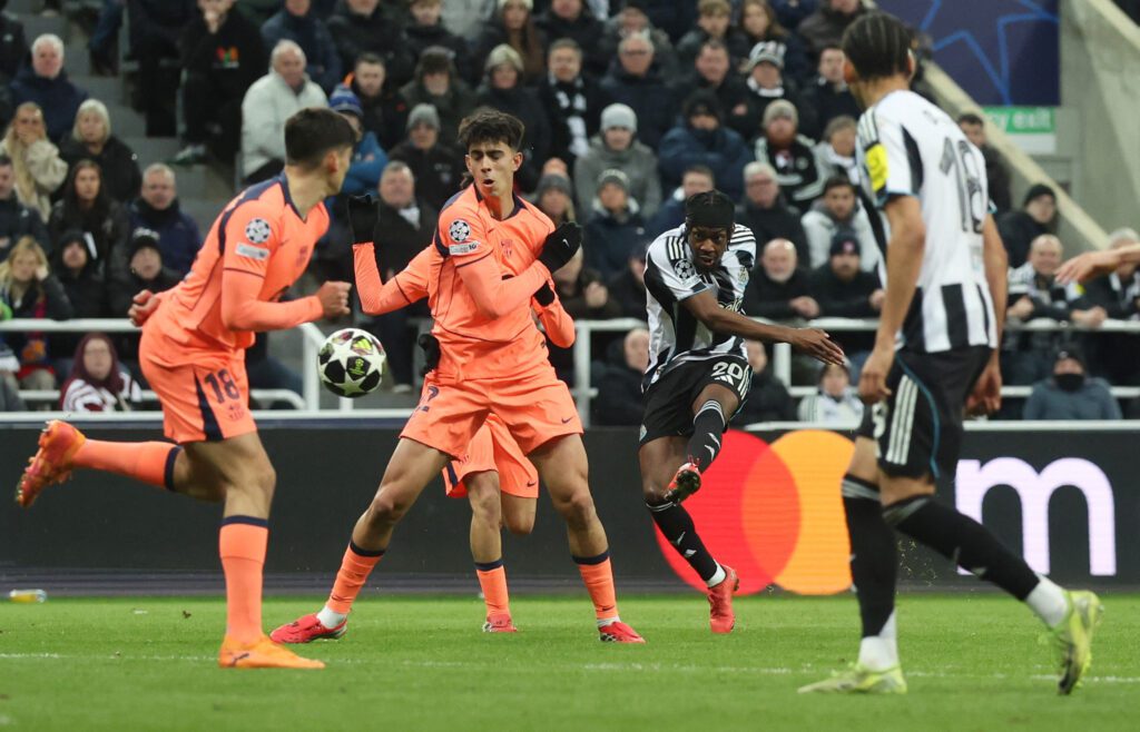 Barcelona barazon me Newcastle United fal penalltisë në frymën e fundit