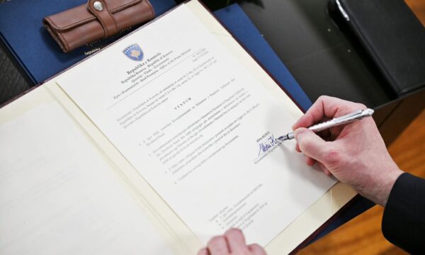 Kurti e emëron Igor Mitiq zëvendësministër të Bujqësisë