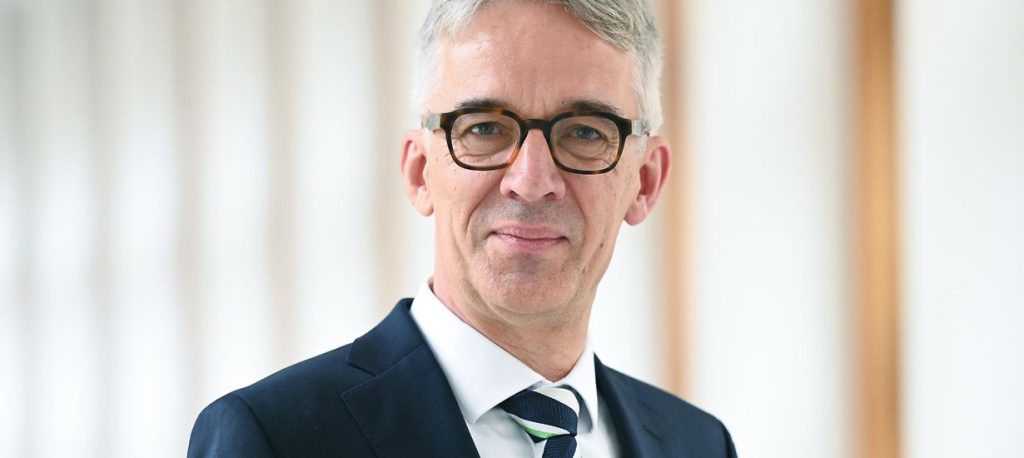 Ambasadori gjerman përgëzon Kosovën për Ligjin për të Huajt dhe Automjete