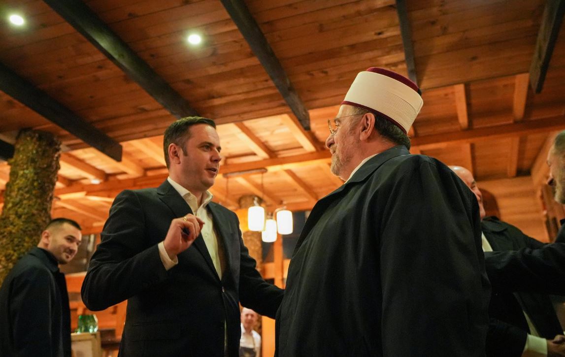Abdixhiku në iftar me Myftiun Tërnava