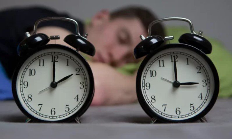 Ndërrimi i orës – Nga sot fillon llogaritja verore e kohës