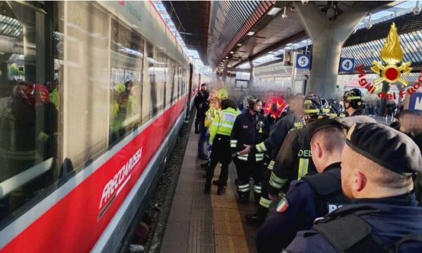 Vdes shqiptari në Itali, dyshohet se u hodh vetë para trenit