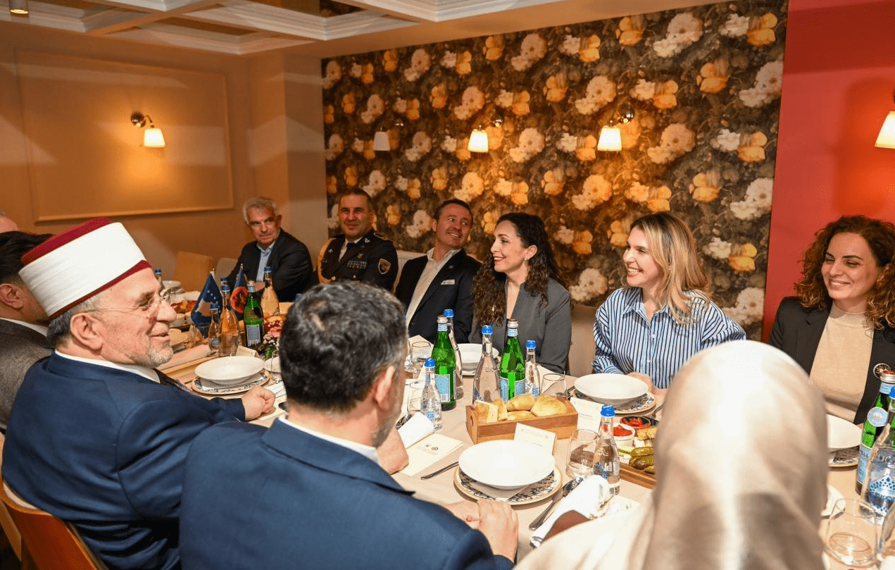 Presidentja Osmani shtroi Iftar për Myftiun Tërnava
