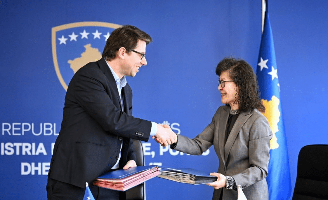 Ministria e Financave nënshkruan marrëveshjet në vlerë 96 milionë euro me Bankën Botërore