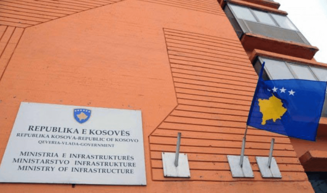 Ekzaminerja e arrestuar në Prishtinë, e angazhuar nga Ministria e Infrastrukturës