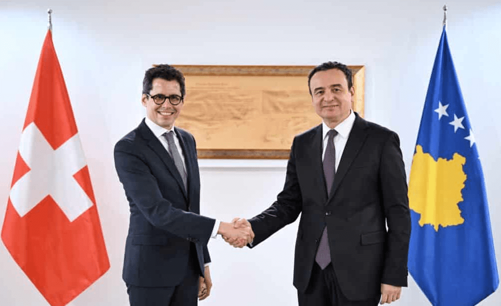 Kurti takohet me ambasadorin zviceran, ja se për çka folën