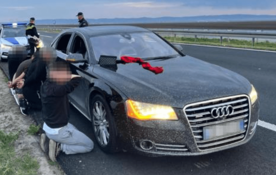 Mediat serbe: Arrestohen katër shqiptarë në Serbi, kishin bluza “Shqipëri Etnike”