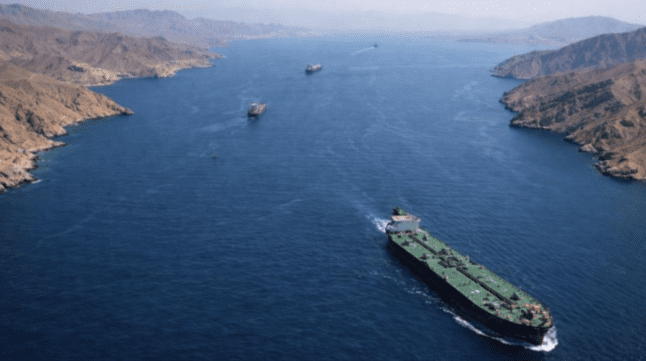 Izraeli thotë se e ka vrarë shefin e marinës iraniane që mbikëqyrte bllokadën e Ngushticës së Hormuzit