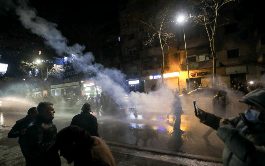 Gjykata në Tiranë liron 15 të arrestuarit nga protesta e PD-së