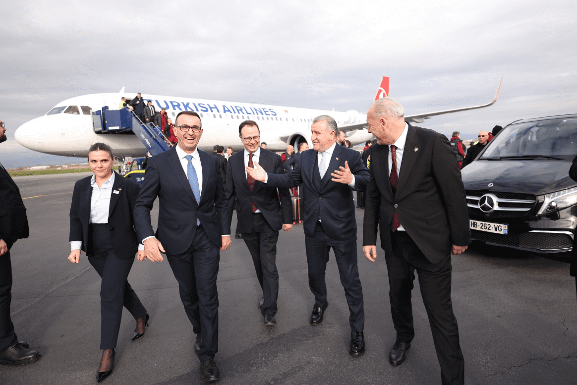 Ministri turk i Sportit vjen në Kosovë, për të shikuar finalen