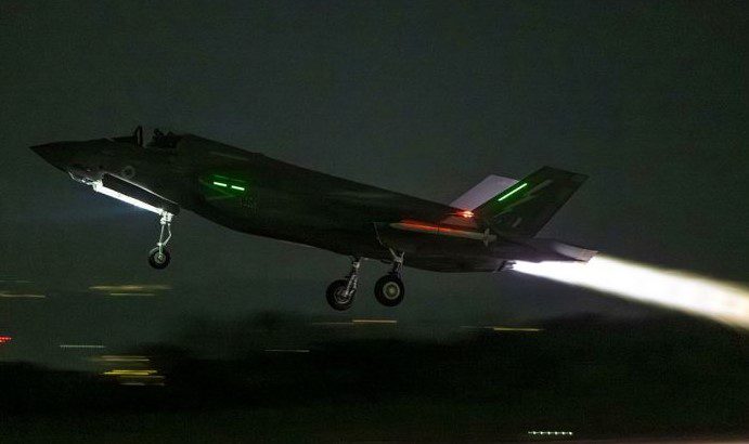 Avioni britanik F-35B rrëzon një dron iranian