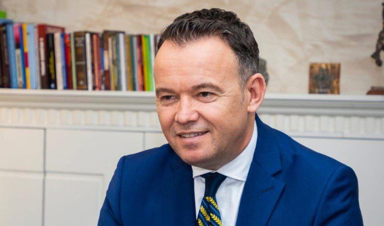 Peci flet për 444 veprime, por ende asnjë fjalë për Vjosa Osmanin